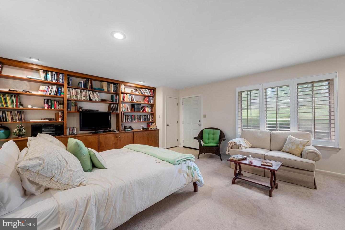 516 MERRIMANS LN, WINCHESTER, Virginia 22601, 3 Bedrooms Bedrooms, ,3 BathroomsBathrooms,Residential,For sale,516 MERRIMANS LN,VAWI2007910 MLS # VAWI2007910