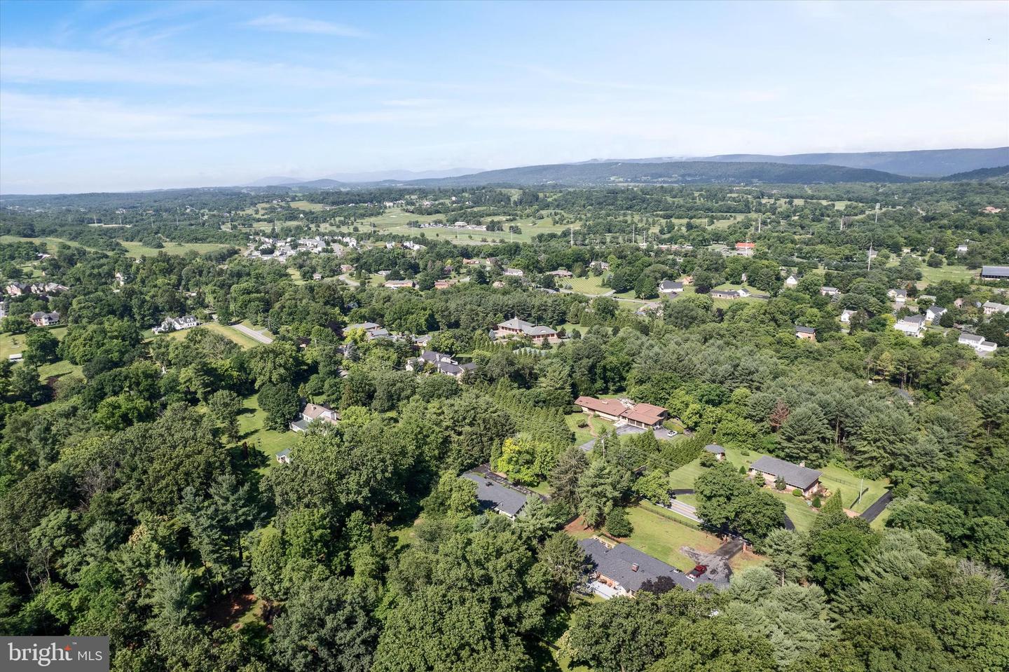 516 MERRIMANS LN, WINCHESTER, Virginia 22601, 3 Bedrooms Bedrooms, ,3 BathroomsBathrooms,Residential,For sale,516 MERRIMANS LN,VAWI2007910 MLS # VAWI2007910