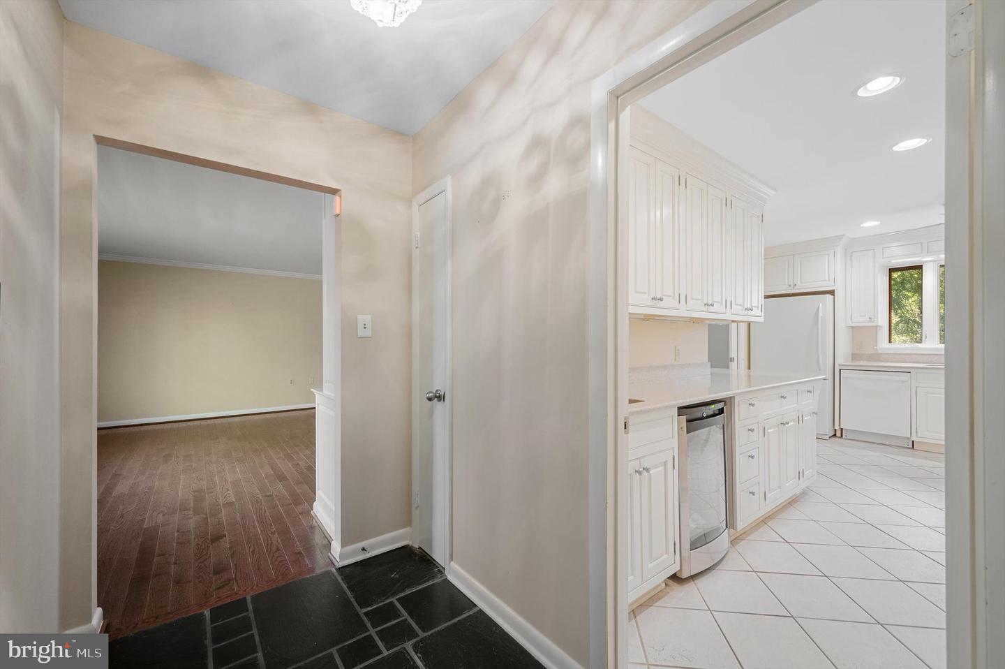 516 MERRIMANS LN, WINCHESTER, Virginia 22601, 3 Bedrooms Bedrooms, ,3 BathroomsBathrooms,Residential,For sale,516 MERRIMANS LN,VAWI2007910 MLS # VAWI2007910