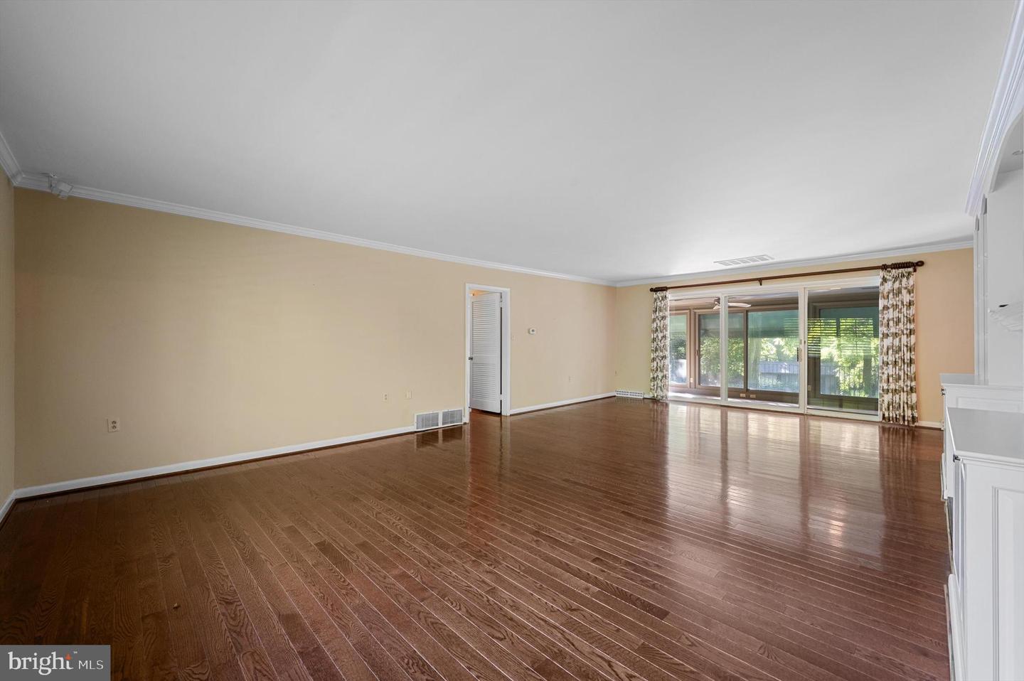 516 MERRIMANS LN, WINCHESTER, Virginia 22601, 3 Bedrooms Bedrooms, ,3 BathroomsBathrooms,Residential,For sale,516 MERRIMANS LN,VAWI2007910 MLS # VAWI2007910
