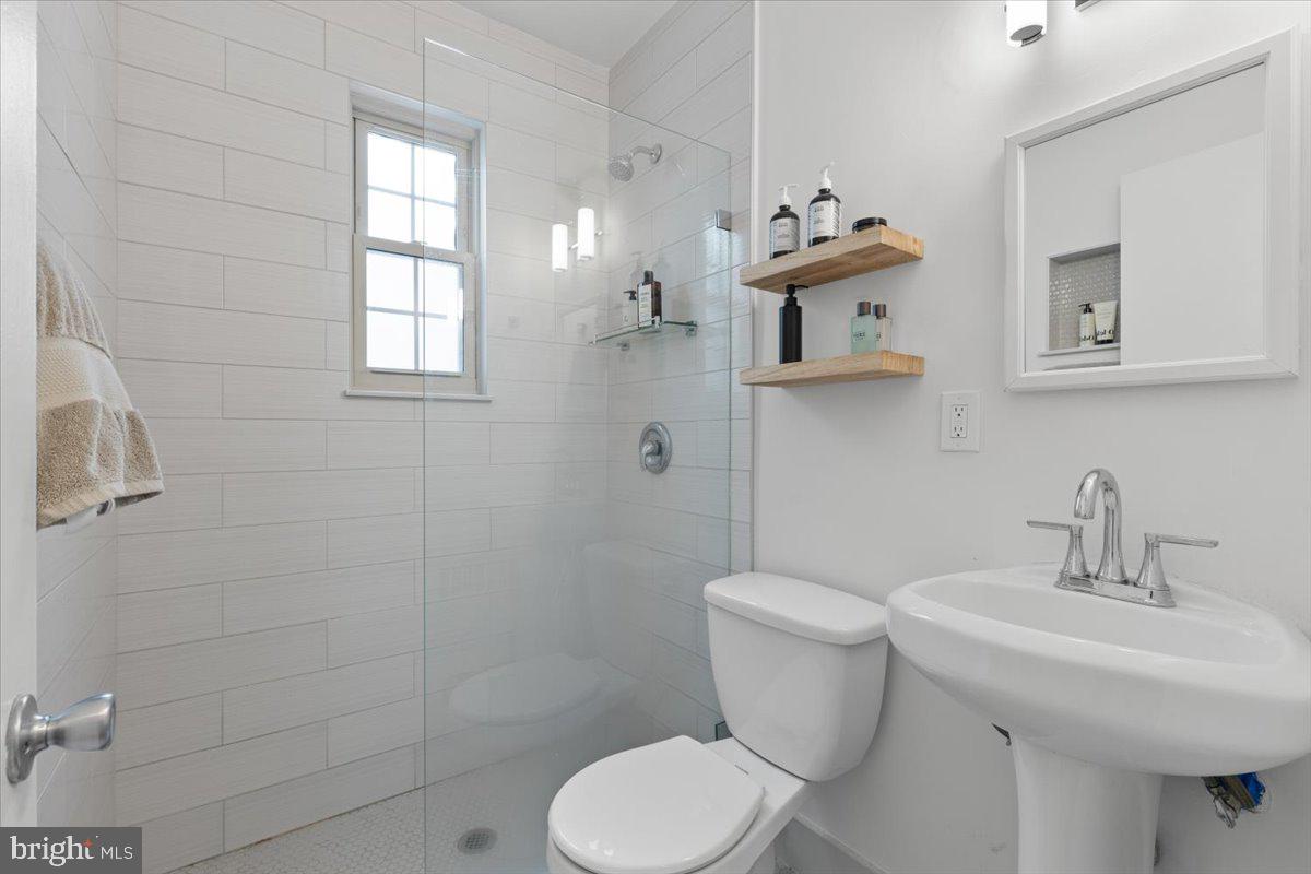 3028 WISCONSIN AVE NW #402, WASHINGTON, District Of Columbia 20016, 2 Bedrooms Bedrooms, ,2 BathroomsBathrooms,Residential,For sale,3028 WISCONSIN AVE NW #402,DCDC2204014 MLS # DCDC2204014