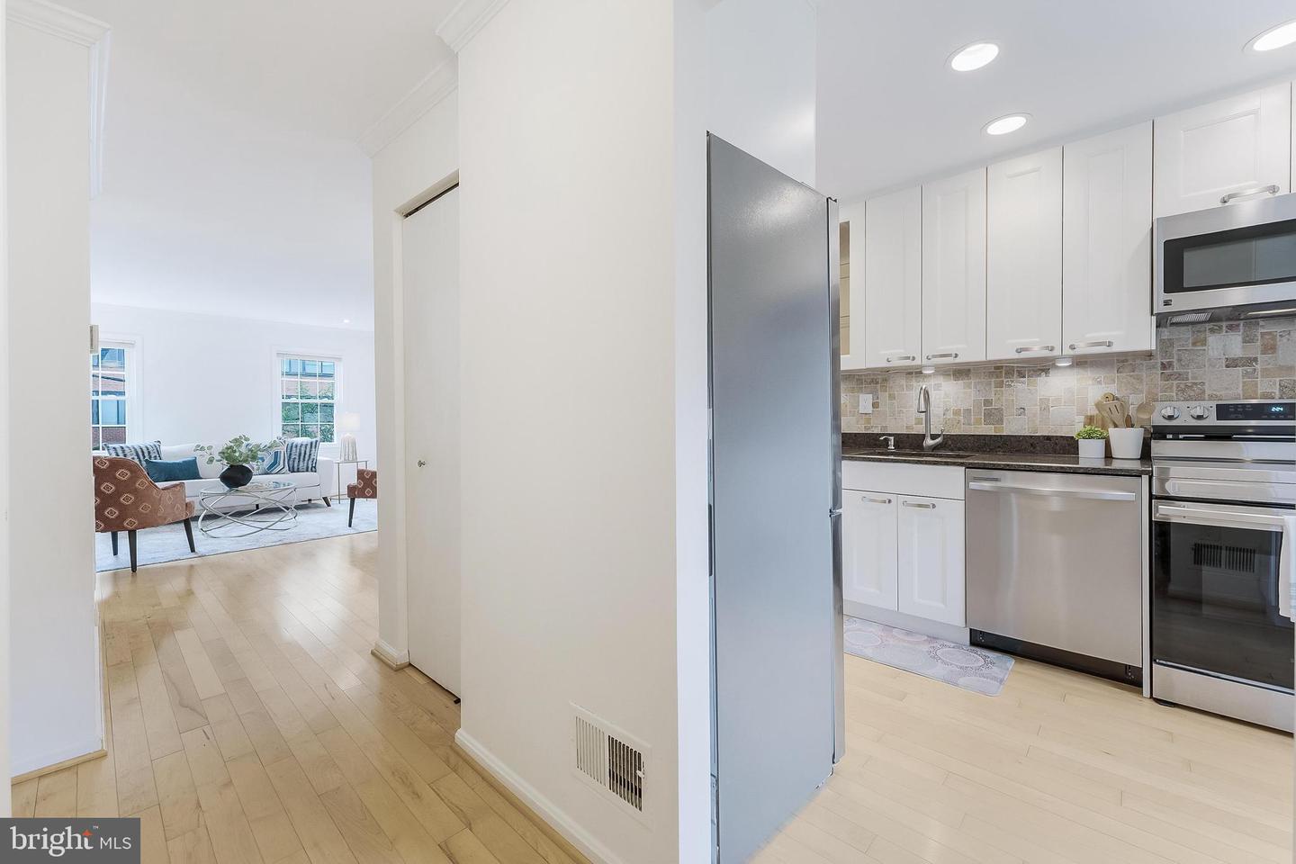4377-D CHERRY HILL RD, ARLINGTON, Virginia 22207, 3 Bedrooms Bedrooms, ,2 BathroomsBathrooms,Residential,For sale,4377-D CHERRY HILL RD,VAAR2058730 MLS # VAAR2058730
