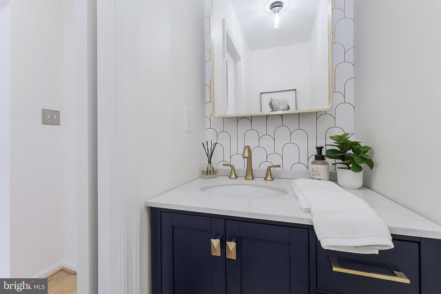 4377-D CHERRY HILL RD, ARLINGTON, Virginia 22207, 3 Bedrooms Bedrooms, ,2 BathroomsBathrooms,Residential,For sale,4377-D CHERRY HILL RD,VAAR2058730 MLS # VAAR2058730