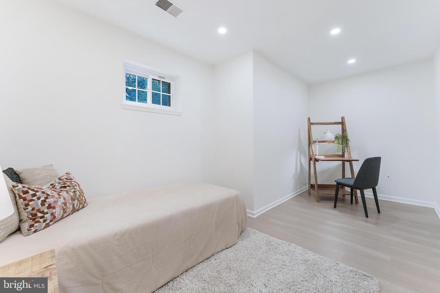 4377-D CHERRY HILL RD, ARLINGTON, Virginia 22207, 3 Bedrooms Bedrooms, ,2 BathroomsBathrooms,Residential,For sale,4377-D CHERRY HILL RD,VAAR2058730 MLS # VAAR2058730