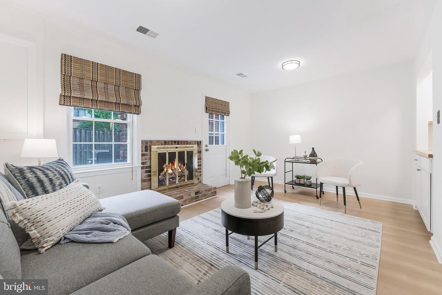 4377-D CHERRY HILL RD, ARLINGTON, Virginia 22207, 3 Bedrooms Bedrooms, ,2 BathroomsBathrooms,Residential,For sale,4377-D CHERRY HILL RD,VAAR2058730 MLS # VAAR2058730