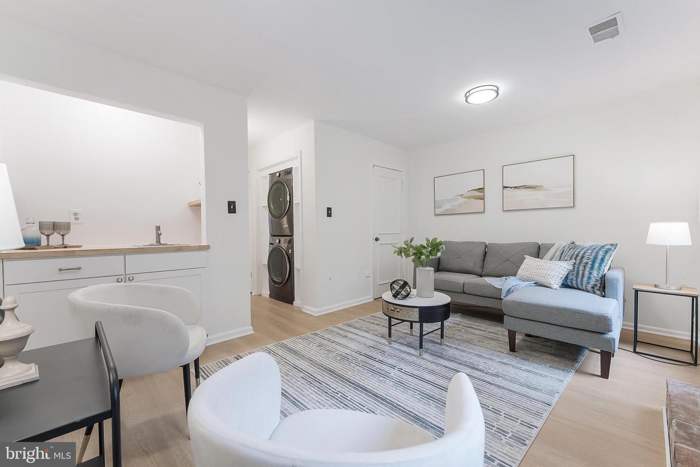 4377-D CHERRY HILL RD, ARLINGTON, Virginia 22207, 3 Bedrooms Bedrooms, ,2 BathroomsBathrooms,Residential,For sale,4377-D CHERRY HILL RD,VAAR2058730 MLS # VAAR2058730