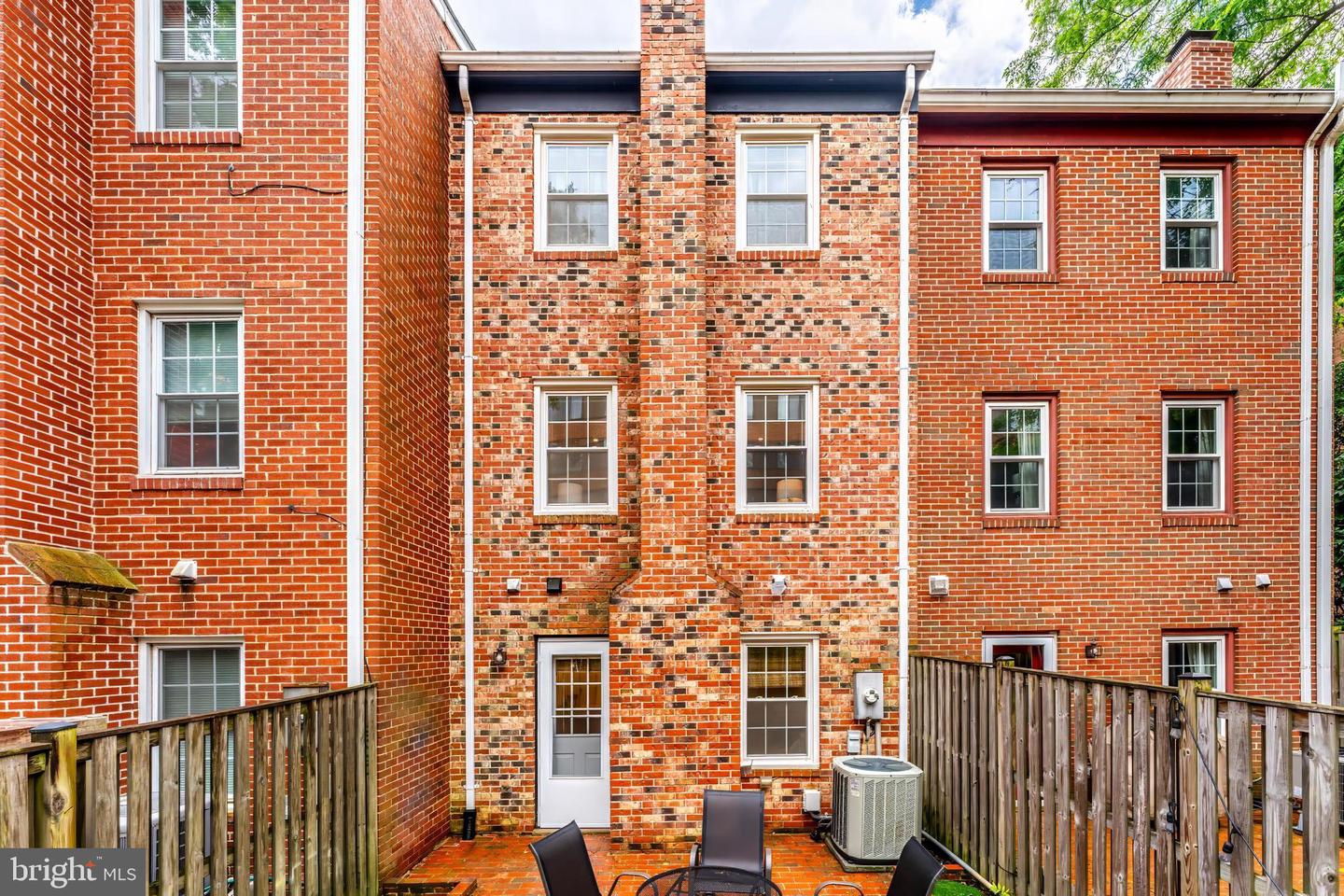 4377-D CHERRY HILL RD, ARLINGTON, Virginia 22207, 3 Bedrooms Bedrooms, ,2 BathroomsBathrooms,Residential,For sale,4377-D CHERRY HILL RD,VAAR2058730 MLS # VAAR2058730