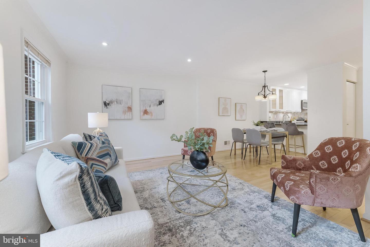 4377-D CHERRY HILL RD, ARLINGTON, Virginia 22207, 3 Bedrooms Bedrooms, ,2 BathroomsBathrooms,Residential,For sale,4377-D CHERRY HILL RD,VAAR2058730 MLS # VAAR2058730