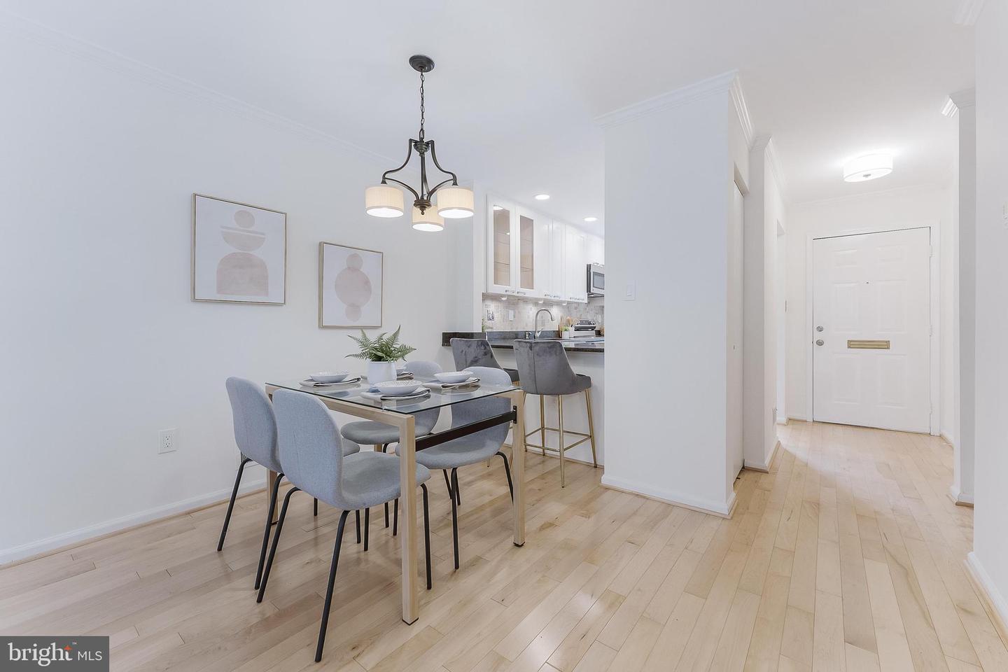 4377-D CHERRY HILL RD, ARLINGTON, Virginia 22207, 3 Bedrooms Bedrooms, ,2 BathroomsBathrooms,Residential,For sale,4377-D CHERRY HILL RD,VAAR2058730 MLS # VAAR2058730