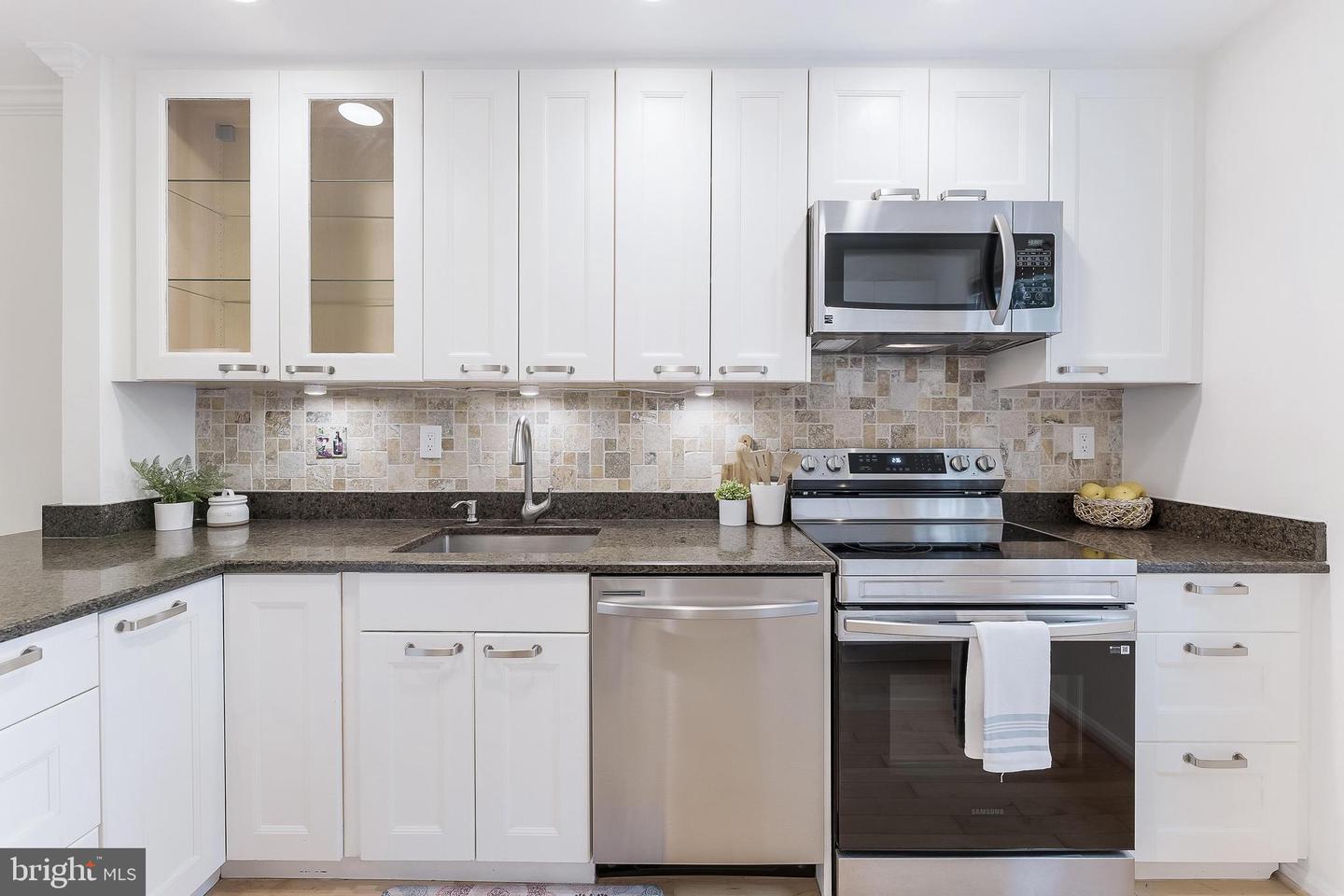 4377-D CHERRY HILL RD, ARLINGTON, Virginia 22207, 3 Bedrooms Bedrooms, ,2 BathroomsBathrooms,Residential,For sale,4377-D CHERRY HILL RD,VAAR2058730 MLS # VAAR2058730