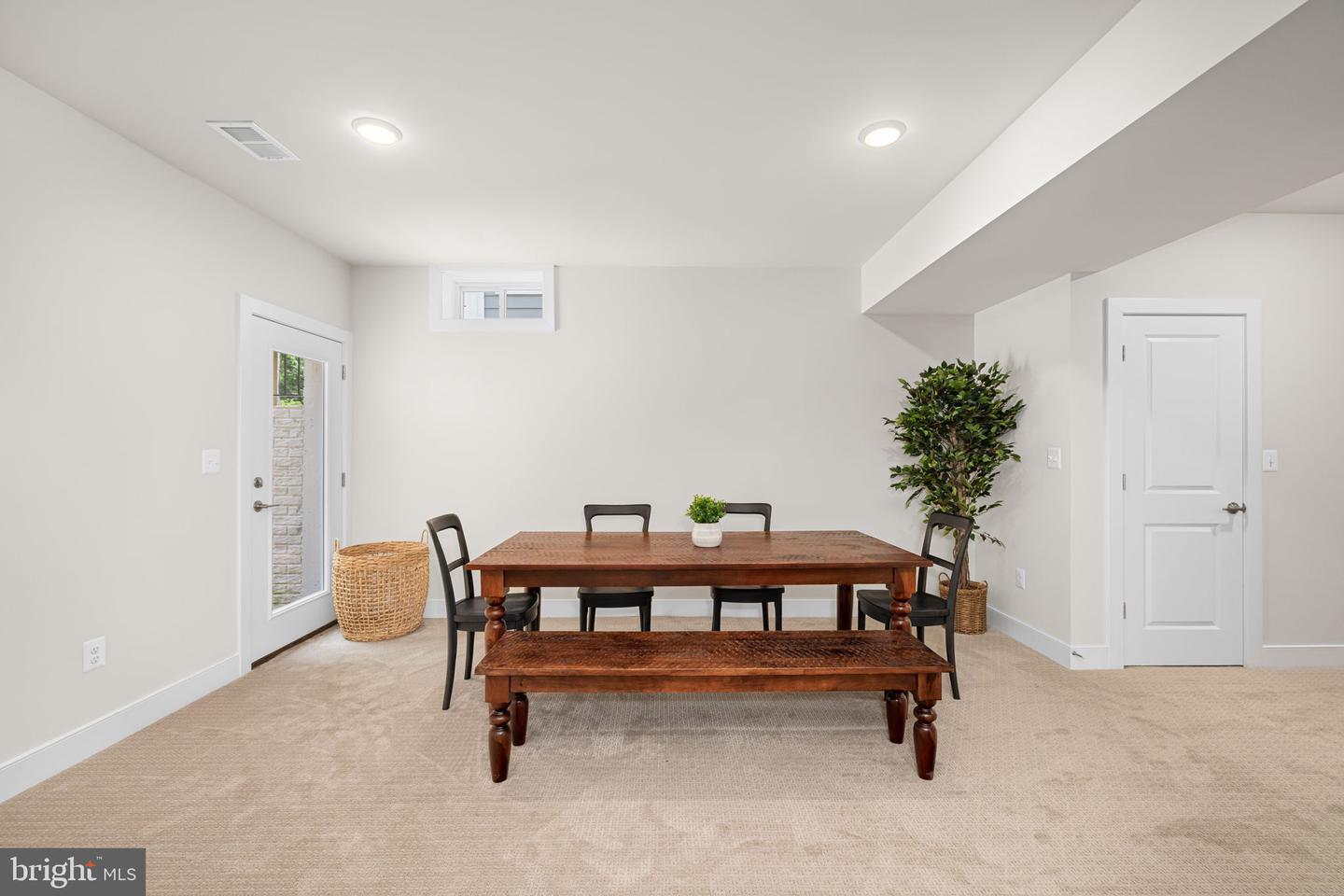 4615 WOOD GLEN RD, FAIRFAX, Virginia 22032, 5 Bedrooms Bedrooms, ,4 BathroomsBathrooms,Residential,For sale,4615 WOOD GLEN RD,VAFX2246080 MLS # VAFX2246080