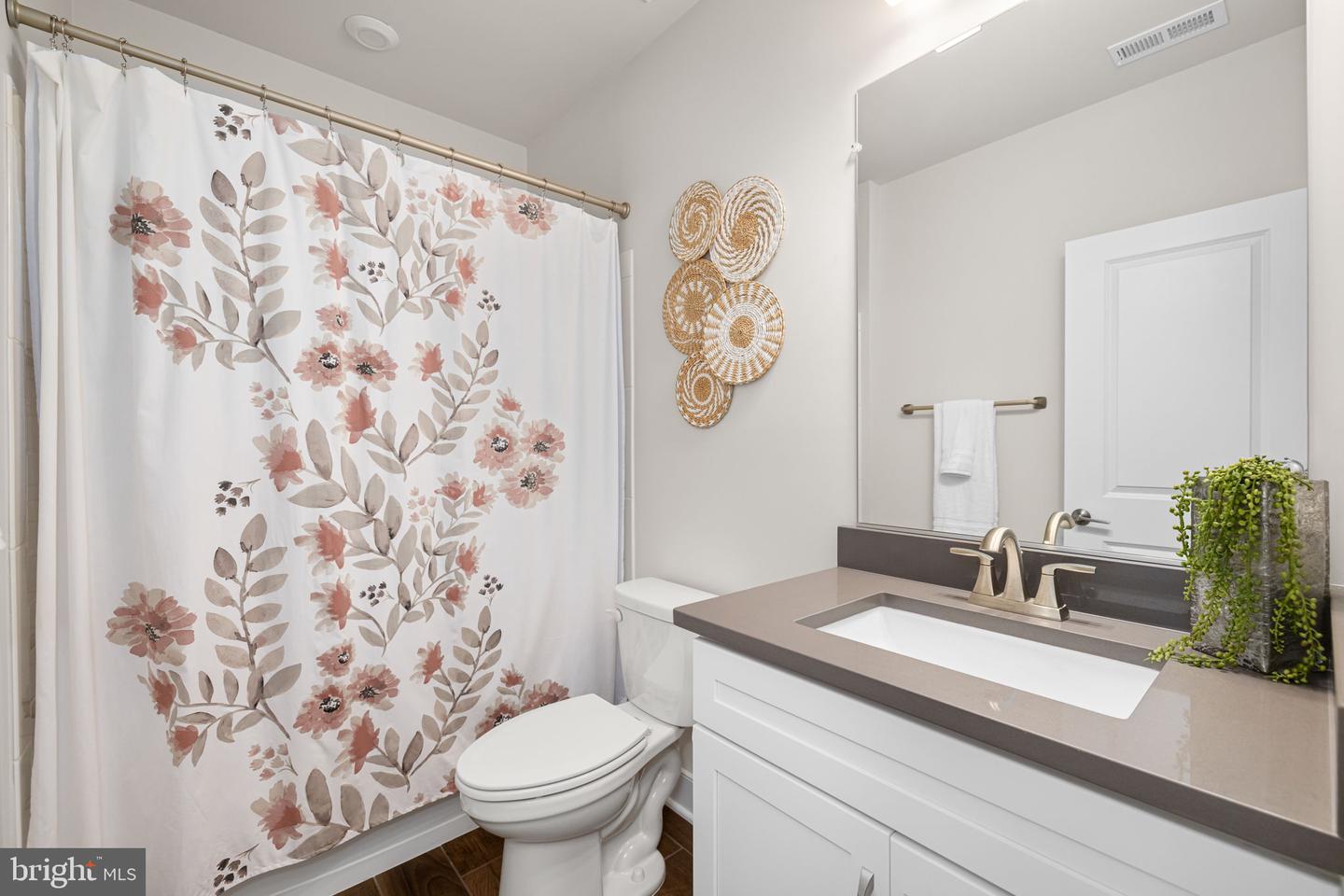 4615 WOOD GLEN RD, FAIRFAX, Virginia 22032, 5 Bedrooms Bedrooms, ,4 BathroomsBathrooms,Residential,For sale,4615 WOOD GLEN RD,VAFX2246080 MLS # VAFX2246080