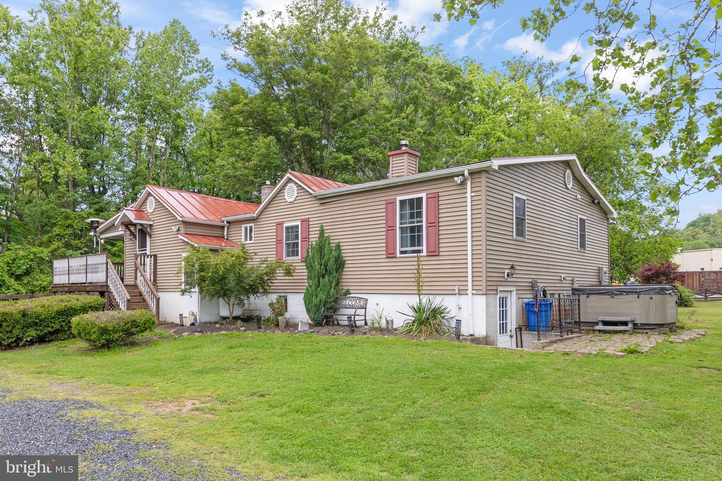 171 SINKING SPRING LN, GORE, Virginia 22637, 3 Bedrooms Bedrooms, ,2 BathroomsBathrooms,Residential,For sale,171 SINKING SPRING LN,VAFV2034740 MLS # VAFV2034740