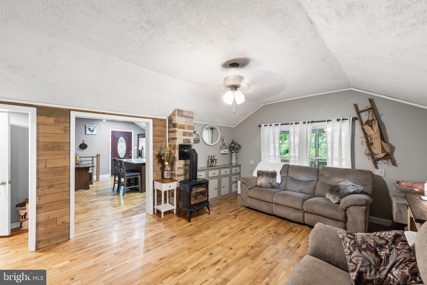 171 SINKING SPRING LN, GORE, Virginia 22637, 3 Bedrooms Bedrooms, ,2 BathroomsBathrooms,Residential,For sale,171 SINKING SPRING LN,VAFV2034740 MLS # VAFV2034740