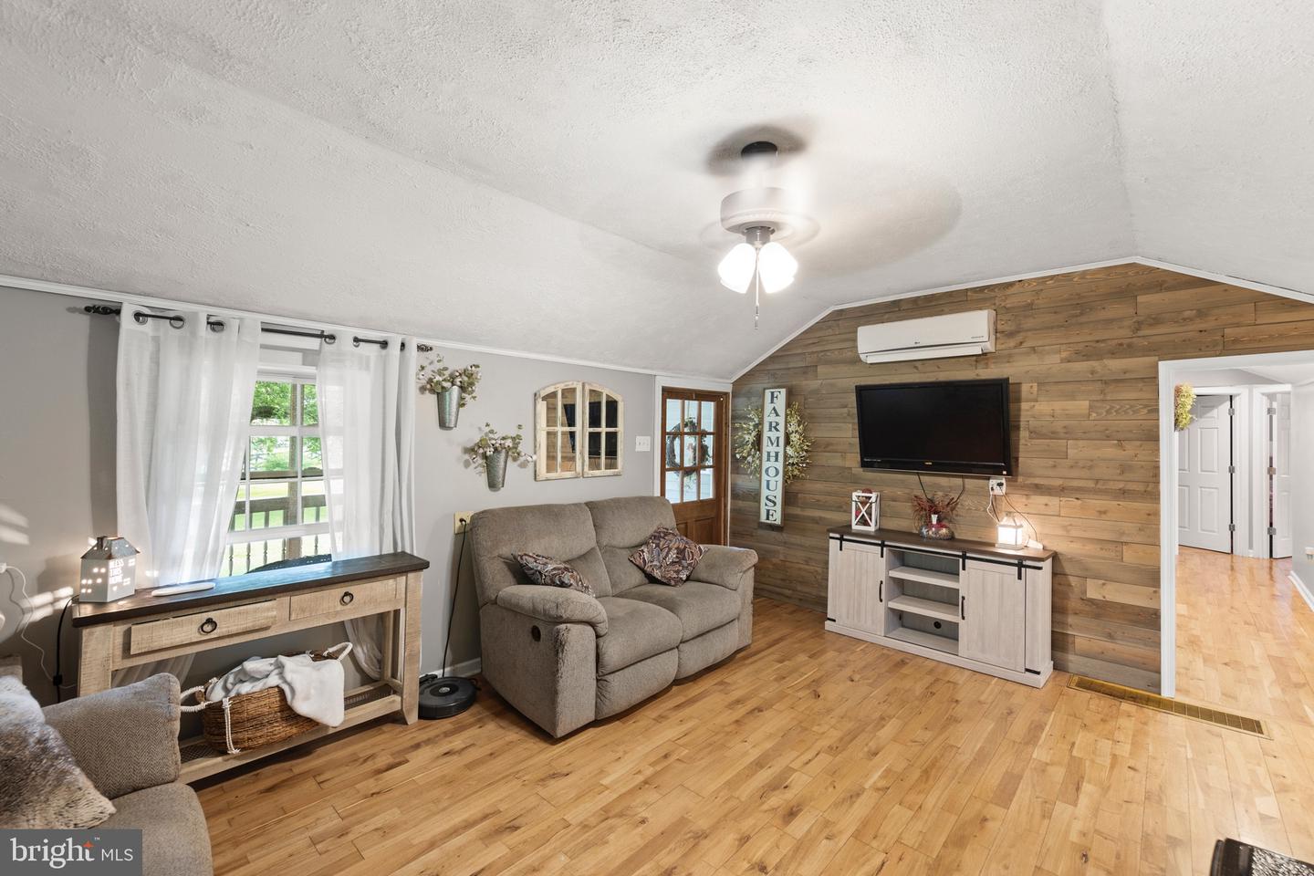 171 SINKING SPRING LN, GORE, Virginia 22637, 3 Bedrooms Bedrooms, ,2 BathroomsBathrooms,Residential,For sale,171 SINKING SPRING LN,VAFV2034740 MLS # VAFV2034740