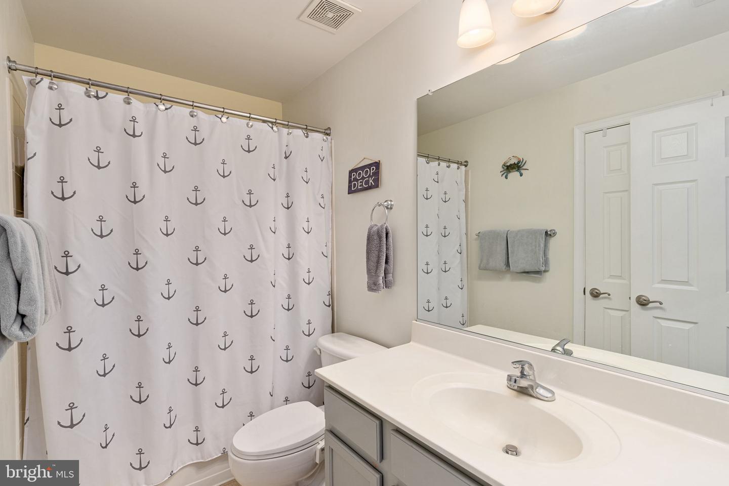 16337 FLOTSAM LN, WOODBRIDGE, Virginia 22191, 3 Bedrooms Bedrooms, ,3 BathroomsBathrooms,Residential,For sale,16337 FLOTSAM LN,VAPW2096536 MLS # VAPW2096536