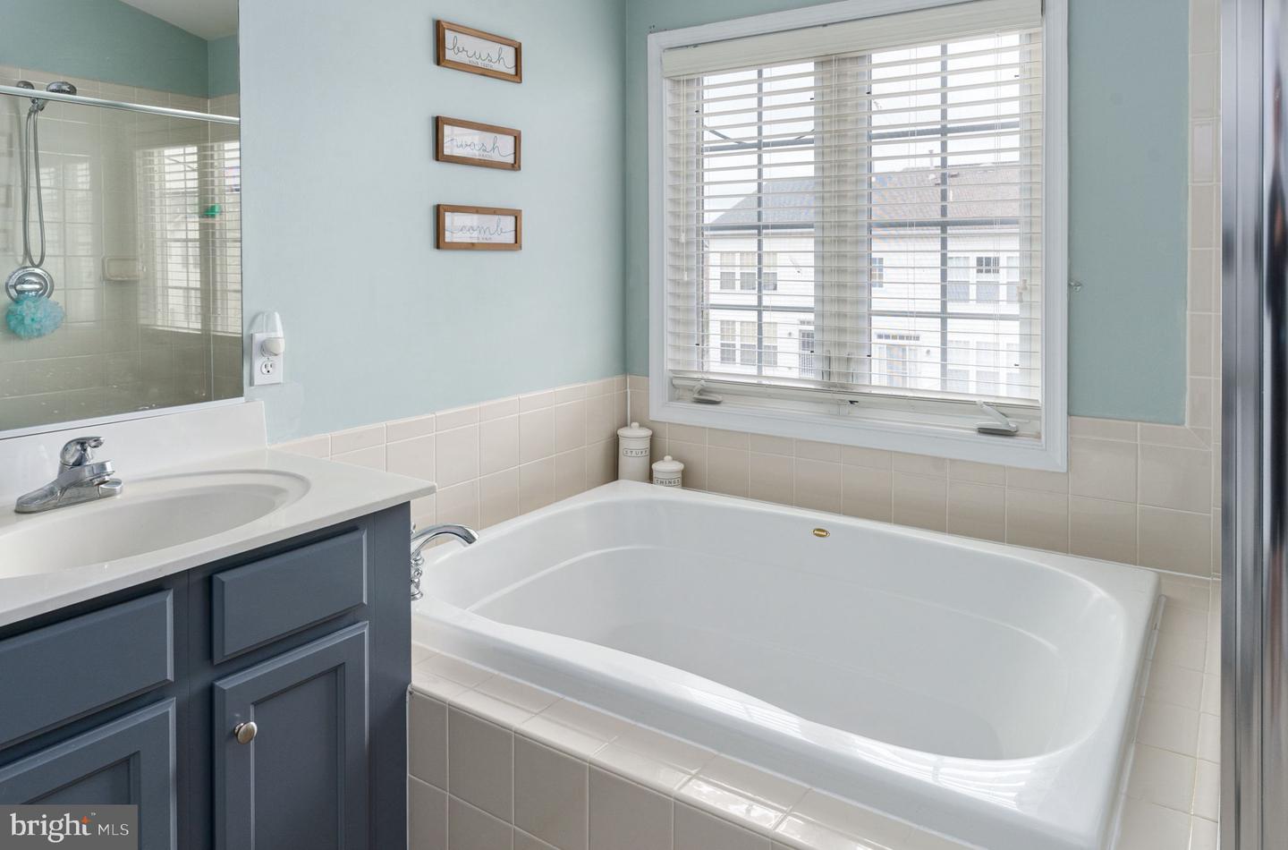 16337 FLOTSAM LN, WOODBRIDGE, Virginia 22191, 3 Bedrooms Bedrooms, ,3 BathroomsBathrooms,Residential,For sale,16337 FLOTSAM LN,VAPW2096536 MLS # VAPW2096536