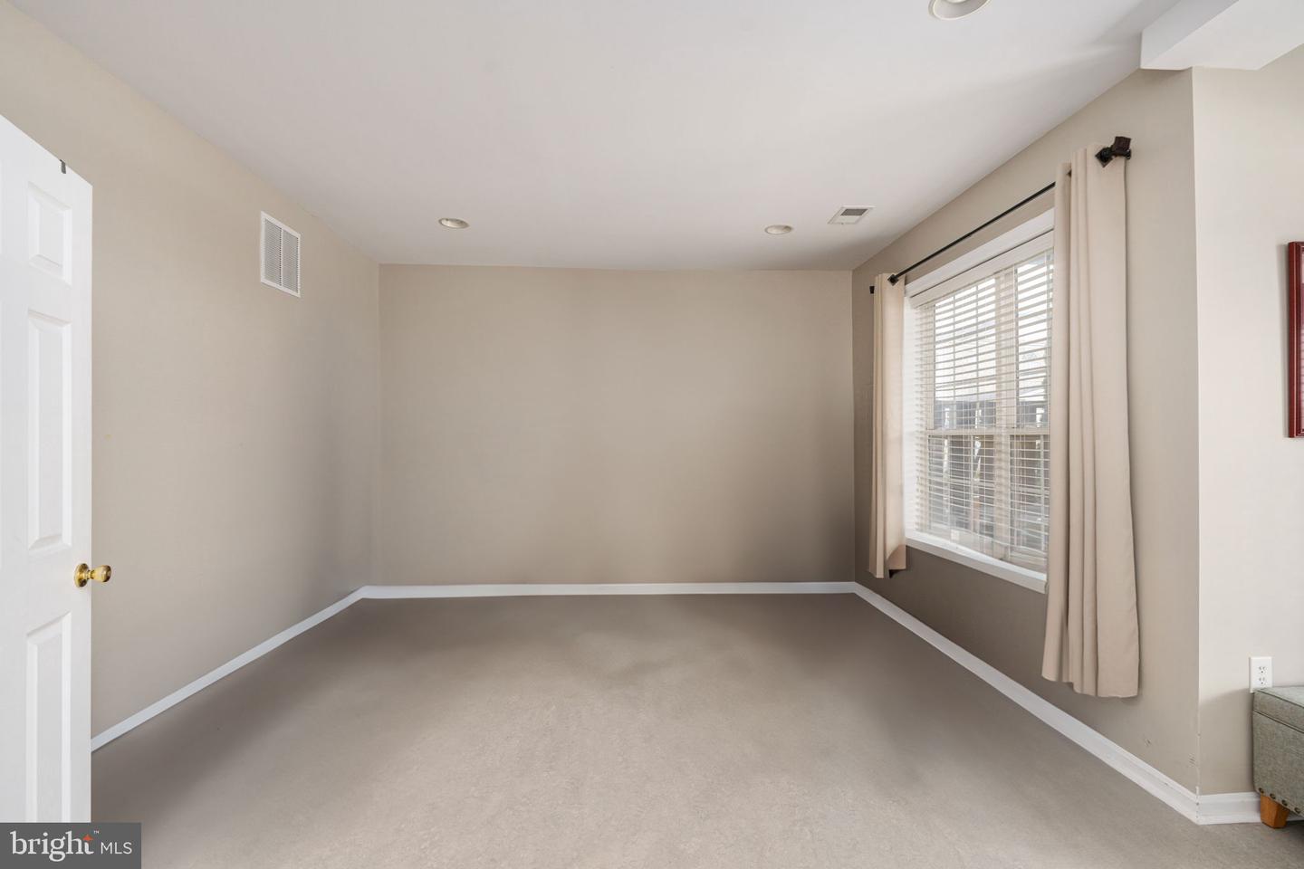 16337 FLOTSAM LN, WOODBRIDGE, Virginia 22191, 3 Bedrooms Bedrooms, ,3 BathroomsBathrooms,Residential,For sale,16337 FLOTSAM LN,VAPW2096536 MLS # VAPW2096536