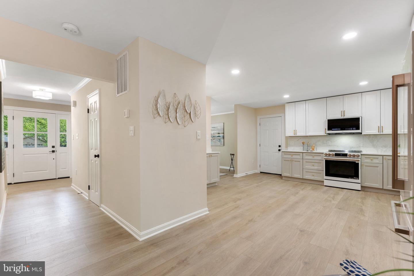 15706 BEACON CT, DUMFRIES, Virginia 22025, 5 Bedrooms Bedrooms, ,3 BathroomsBathrooms,Residential,For sale,15706 BEACON CT,VAPW2096544 MLS # VAPW2096544