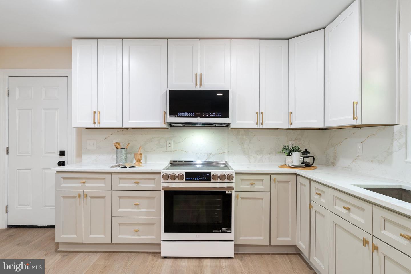 15706 BEACON CT, DUMFRIES, Virginia 22025, 5 Bedrooms Bedrooms, ,3 BathroomsBathrooms,Residential,For sale,15706 BEACON CT,VAPW2096544 MLS # VAPW2096544