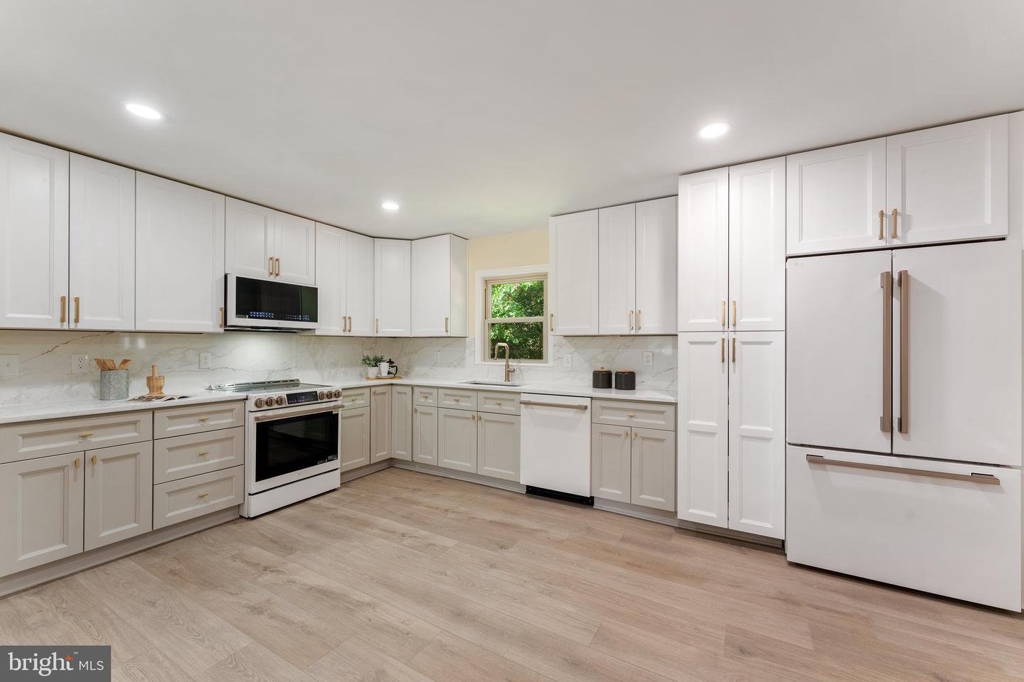 15706 BEACON CT, DUMFRIES, Virginia 22025, 5 Bedrooms Bedrooms, ,3 BathroomsBathrooms,Residential,For sale,15706 BEACON CT,VAPW2096544 MLS # VAPW2096544