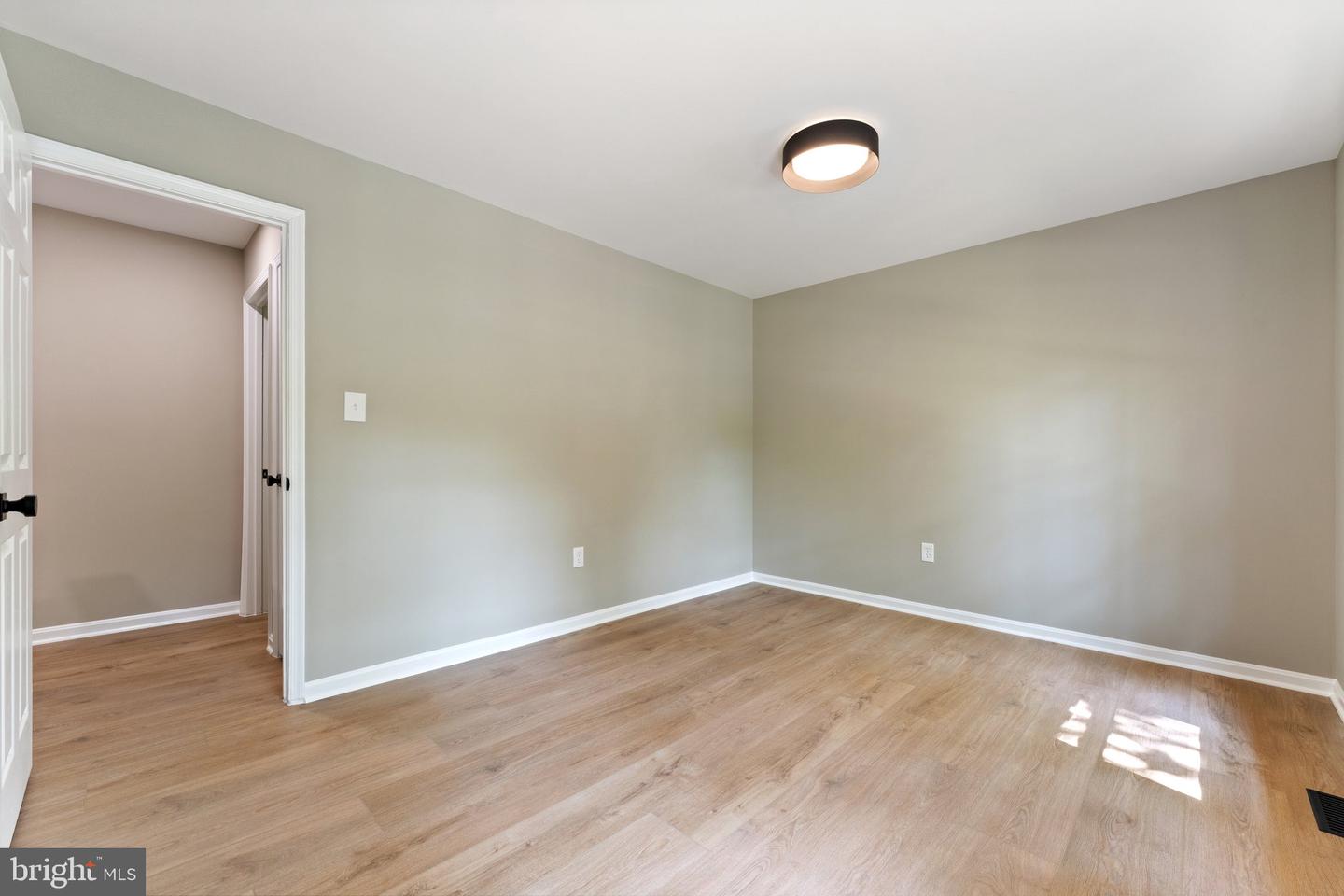 15706 BEACON CT, DUMFRIES, Virginia 22025, 5 Bedrooms Bedrooms, ,3 BathroomsBathrooms,Residential,For sale,15706 BEACON CT,VAPW2096544 MLS # VAPW2096544