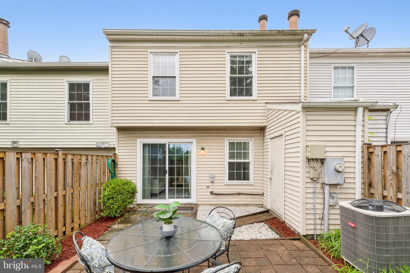 3334 LADINO CT, WOODBRIDGE, Virginia 22193, 2 Bedrooms Bedrooms, ,2 BathroomsBathrooms,Residential,For sale,3334 LADINO CT,VAPW2096596 MLS # VAPW2096596