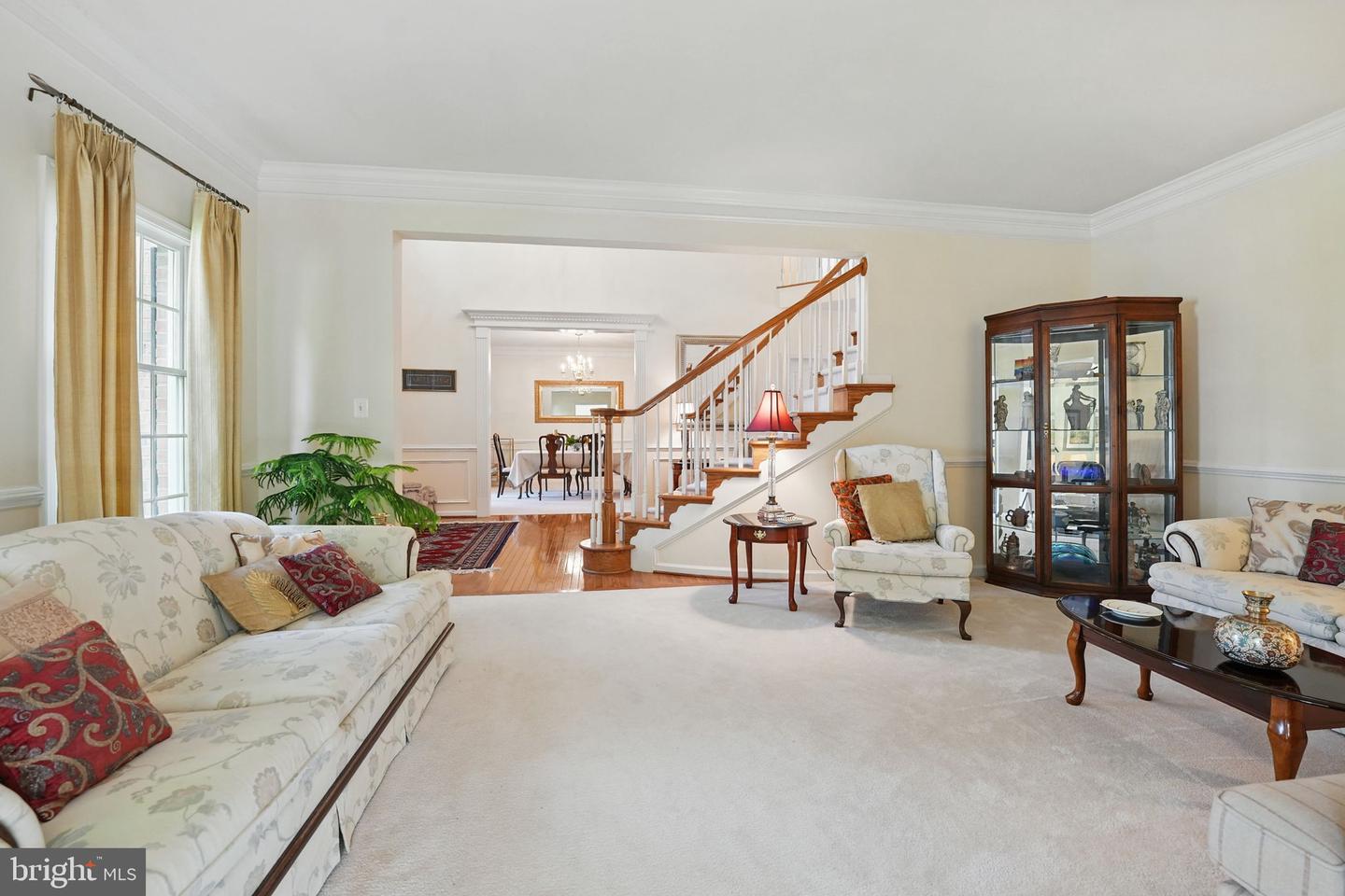 12704 AUTUMN CREST DR, HERNDON, Virginia 20171, 5 Bedrooms Bedrooms, ,4 BathroomsBathrooms,Residential,For sale,12704 AUTUMN CREST DR,VAFX2246408 MLS # VAFX2246408