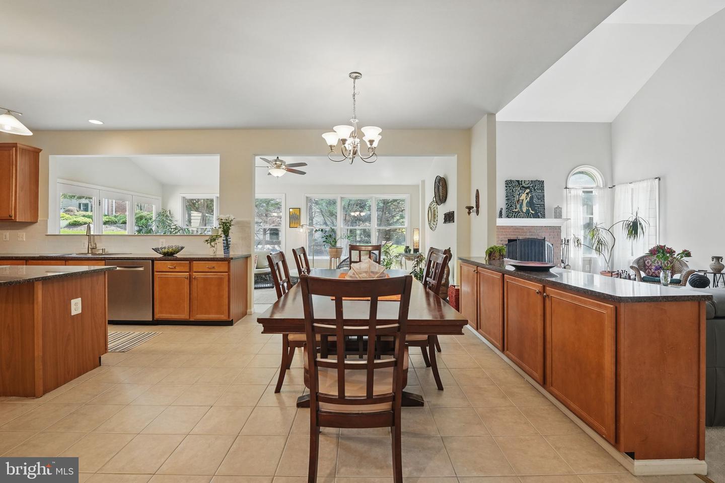 12704 AUTUMN CREST DR, HERNDON, Virginia 20171, 5 Bedrooms Bedrooms, ,4 BathroomsBathrooms,Residential,For sale,12704 AUTUMN CREST DR,VAFX2246408 MLS # VAFX2246408