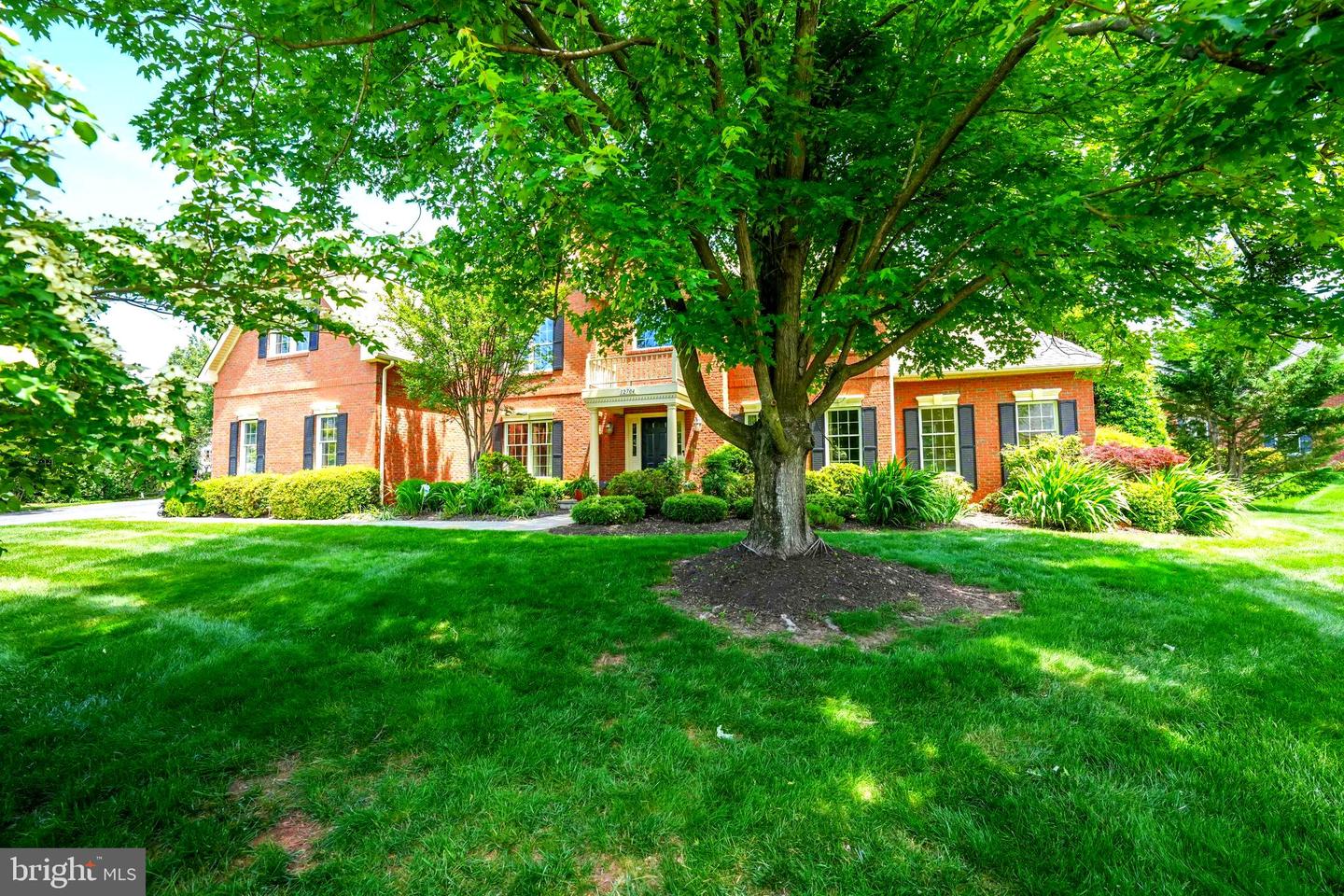 12704 AUTUMN CREST DR, HERNDON, Virginia 20171, 5 Bedrooms Bedrooms, ,4 BathroomsBathrooms,Residential,For sale,12704 AUTUMN CREST DR,VAFX2246408 MLS # VAFX2246408