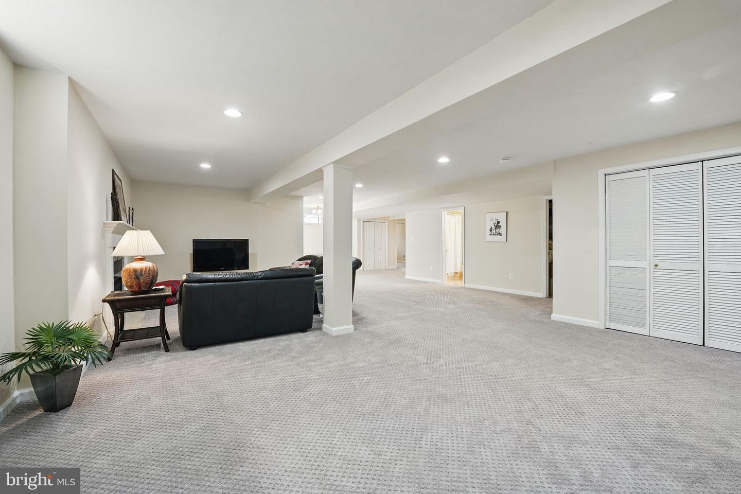 12704 AUTUMN CREST DR, HERNDON, Virginia 20171, 5 Bedrooms Bedrooms, ,4 BathroomsBathrooms,Residential,For sale,12704 AUTUMN CREST DR,VAFX2246408 MLS # VAFX2246408