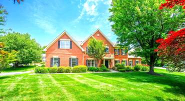 12704 AUTUMN CREST DR, HERNDON, Virginia 20171, 5 Bedrooms Bedrooms, ,4 BathroomsBathrooms,Residential,For sale,12704 AUTUMN CREST DR,VAFX2246408 MLS # VAFX2246408