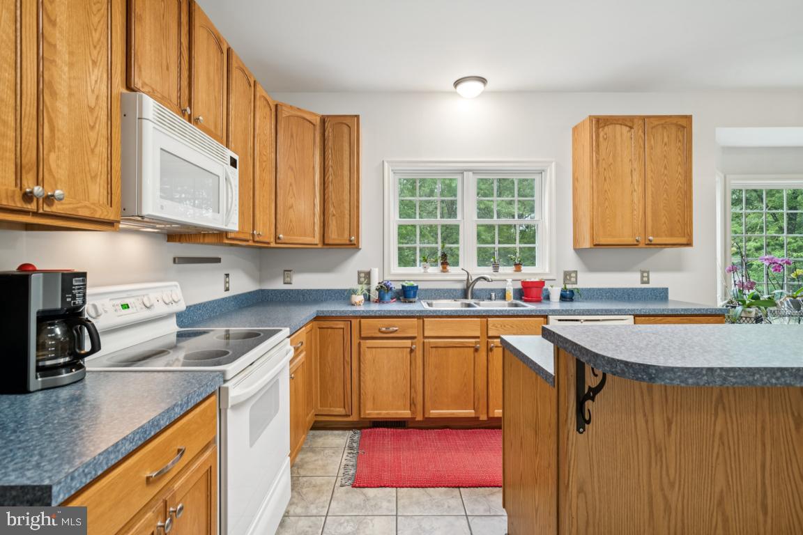 13267 SILVER HILL RD, BEALETON, Virginia 22712, 4 Bedrooms Bedrooms, ,3 BathroomsBathrooms,Residential,For sale,13267 SILVER HILL RD,VAFQ2016992 MLS # VAFQ2016992