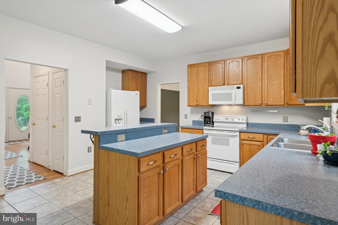 13267 SILVER HILL RD, BEALETON, Virginia 22712, 4 Bedrooms Bedrooms, ,3 BathroomsBathrooms,Residential,For sale,13267 SILVER HILL RD,VAFQ2016992 MLS # VAFQ2016992