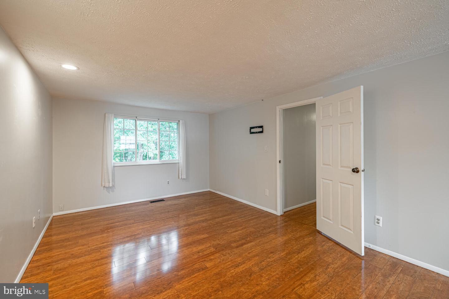 9416 MIRROR POND DR, FAIRFAX, Virginia 22032, 4 Bedrooms Bedrooms, ,2 BathroomsBathrooms,Residential,For sale,9416 MIRROR POND DR,VAFX2217474 MLS # VAFX2217474