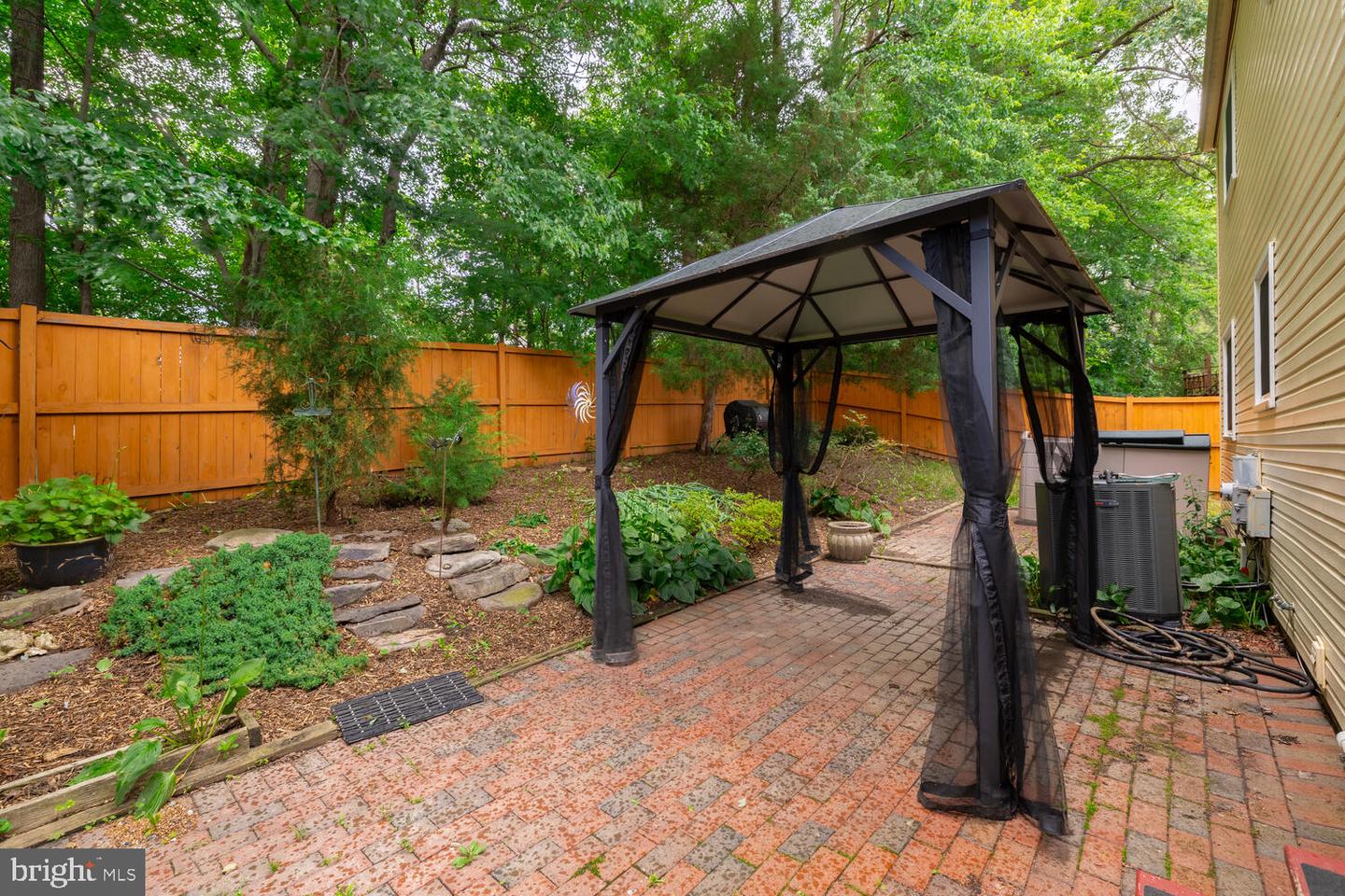 9416 MIRROR POND DR, FAIRFAX, Virginia 22032, 4 Bedrooms Bedrooms, ,2 BathroomsBathrooms,Residential,For sale,9416 MIRROR POND DR,VAFX2217474 MLS # VAFX2217474