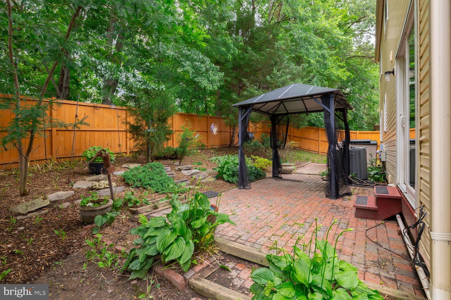 9416 MIRROR POND DR, FAIRFAX, Virginia 22032, 4 Bedrooms Bedrooms, ,2 BathroomsBathrooms,Residential,For sale,9416 MIRROR POND DR,VAFX2217474 MLS # VAFX2217474