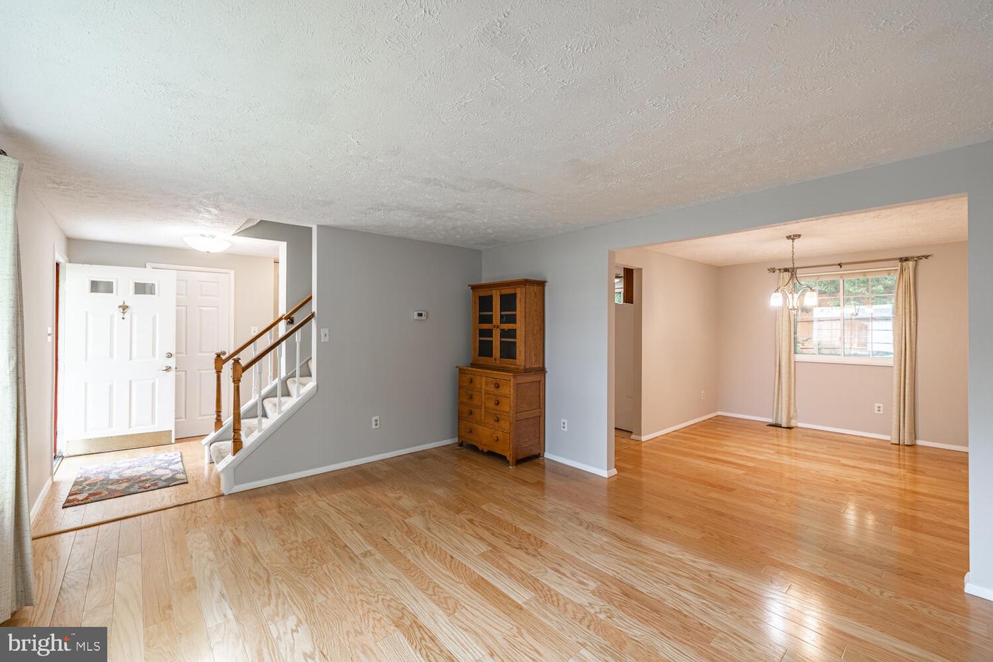 9416 MIRROR POND DR, FAIRFAX, Virginia 22032, 4 Bedrooms Bedrooms, ,2 BathroomsBathrooms,Residential,For sale,9416 MIRROR POND DR,VAFX2217474 MLS # VAFX2217474