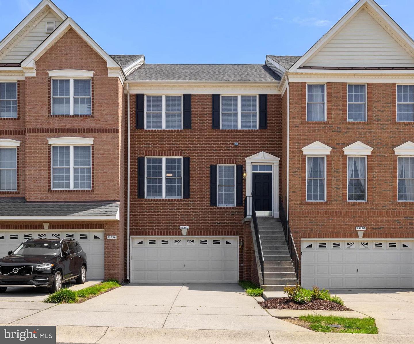 25236 WHIPPOORWILL TER, CHANTILLY, Virginia 20152, 3 Bedrooms Bedrooms, ,2 BathroomsBathrooms,Residential,For sale,25236 WHIPPOORWILL TER,VALO2089994 MLS # VALO2089994