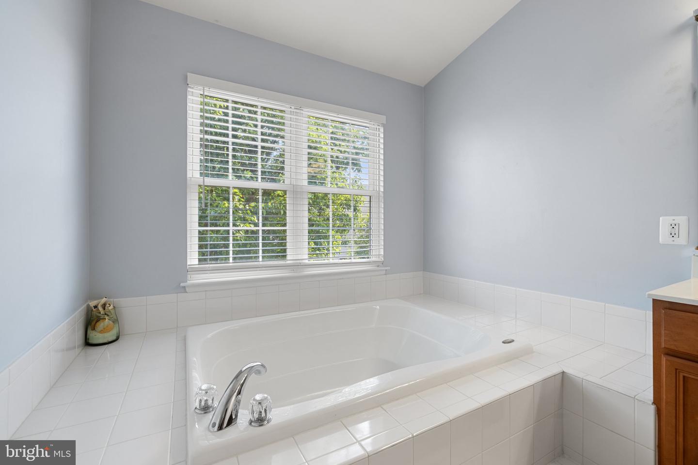 25236 WHIPPOORWILL TER, CHANTILLY, Virginia 20152, 3 Bedrooms Bedrooms, ,2 BathroomsBathrooms,Residential,For sale,25236 WHIPPOORWILL TER,VALO2089994 MLS # VALO2089994