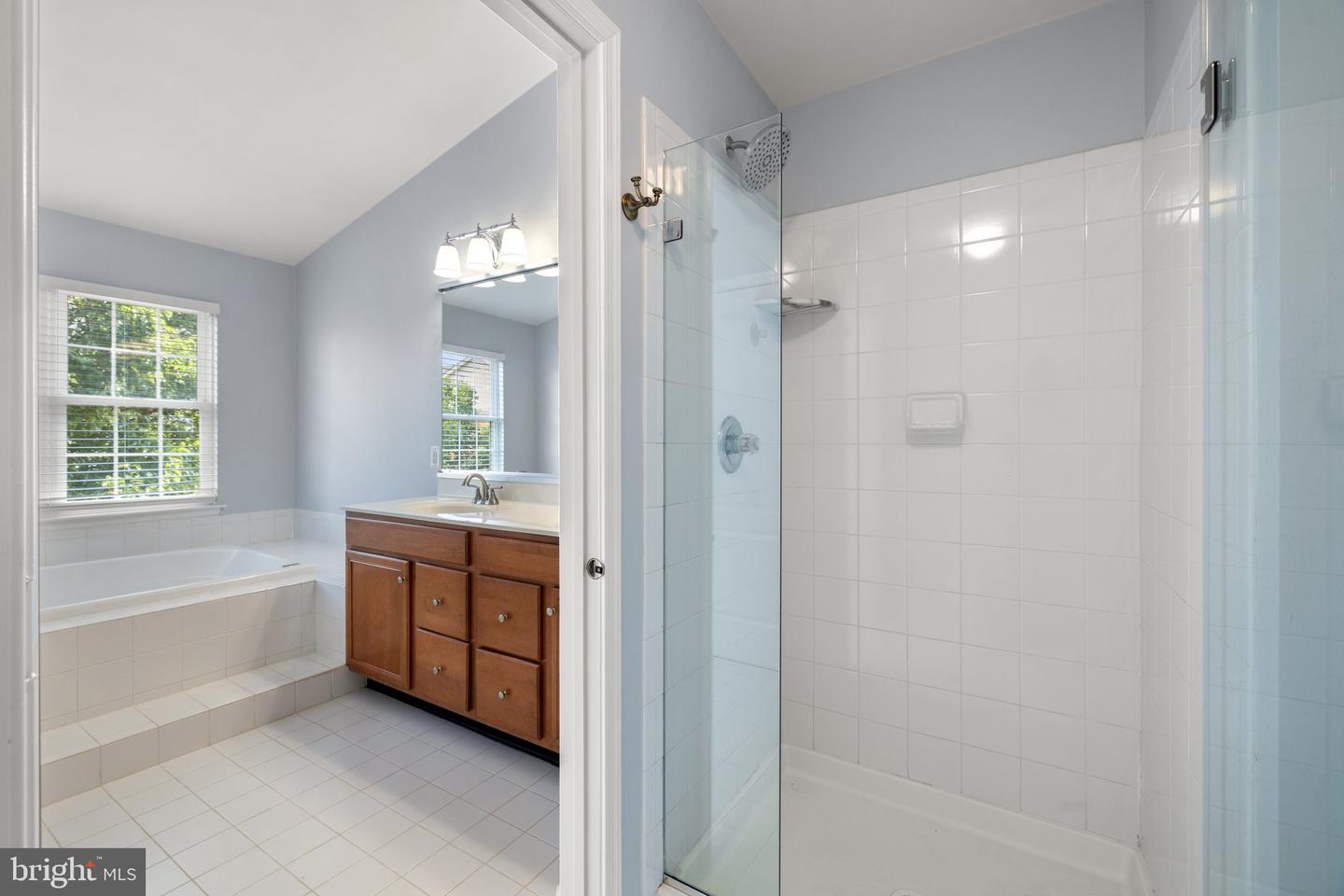 25236 WHIPPOORWILL TER, CHANTILLY, Virginia 20152, 3 Bedrooms Bedrooms, ,2 BathroomsBathrooms,Residential,For sale,25236 WHIPPOORWILL TER,VALO2089994 MLS # VALO2089994