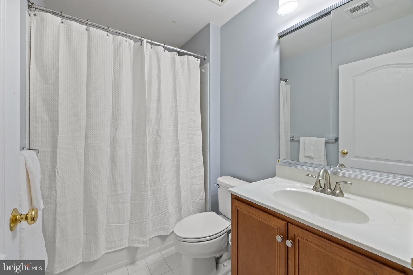 25236 WHIPPOORWILL TER, CHANTILLY, Virginia 20152, 3 Bedrooms Bedrooms, ,2 BathroomsBathrooms,Residential,For sale,25236 WHIPPOORWILL TER,VALO2089994 MLS # VALO2089994