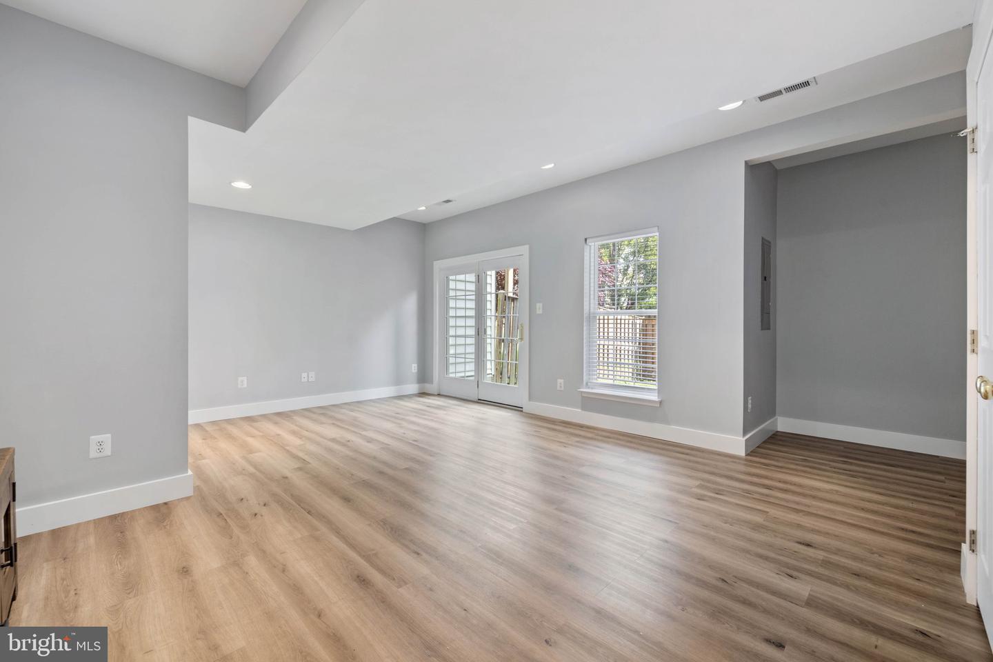 25236 WHIPPOORWILL TER, CHANTILLY, Virginia 20152, 3 Bedrooms Bedrooms, ,2 BathroomsBathrooms,Residential,For sale,25236 WHIPPOORWILL TER,VALO2089994 MLS # VALO2089994