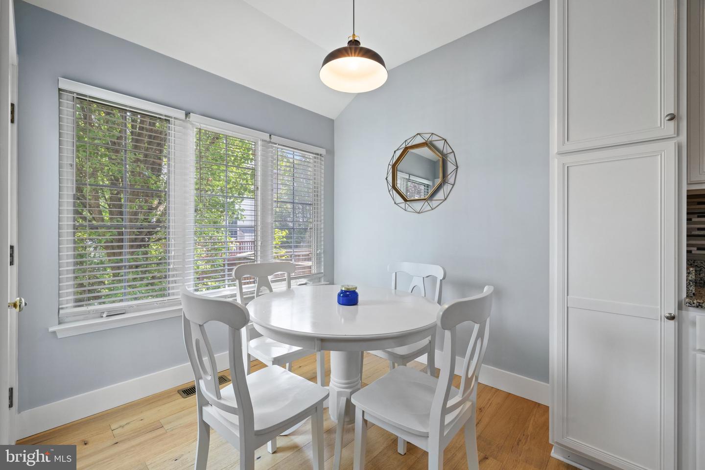 25236 WHIPPOORWILL TER, CHANTILLY, Virginia 20152, 3 Bedrooms Bedrooms, ,2 BathroomsBathrooms,Residential,For sale,25236 WHIPPOORWILL TER,VALO2089994 MLS # VALO2089994