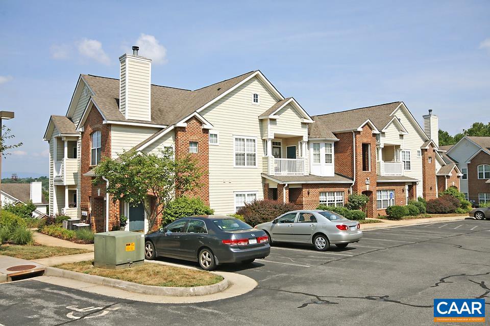 1065 WEYBRIDGE CT #201, CHARLOTTESVILLE, Virginia 22911, 1 Bedroom Bedrooms, ,1 BathroomBathrooms,Residential,For sale,1065 WEYBRIDGE CT #201,662028 MLS # 662028