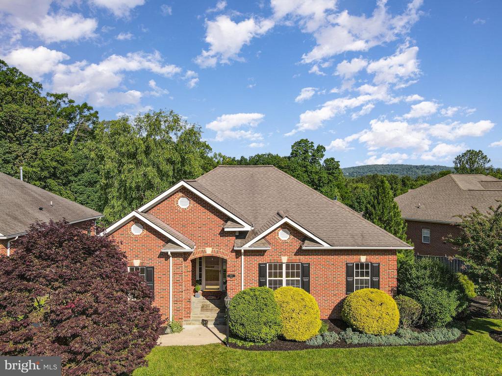 255 CARRIAGE CHASE CIR, WARRENTON, Virginia 20186, 4 Bedrooms Bedrooms, ,4 BathroomsBathrooms,Residential,255 CARRIAGE CHASE CIR,VAFQ2016728 MLS # VAFQ2016728