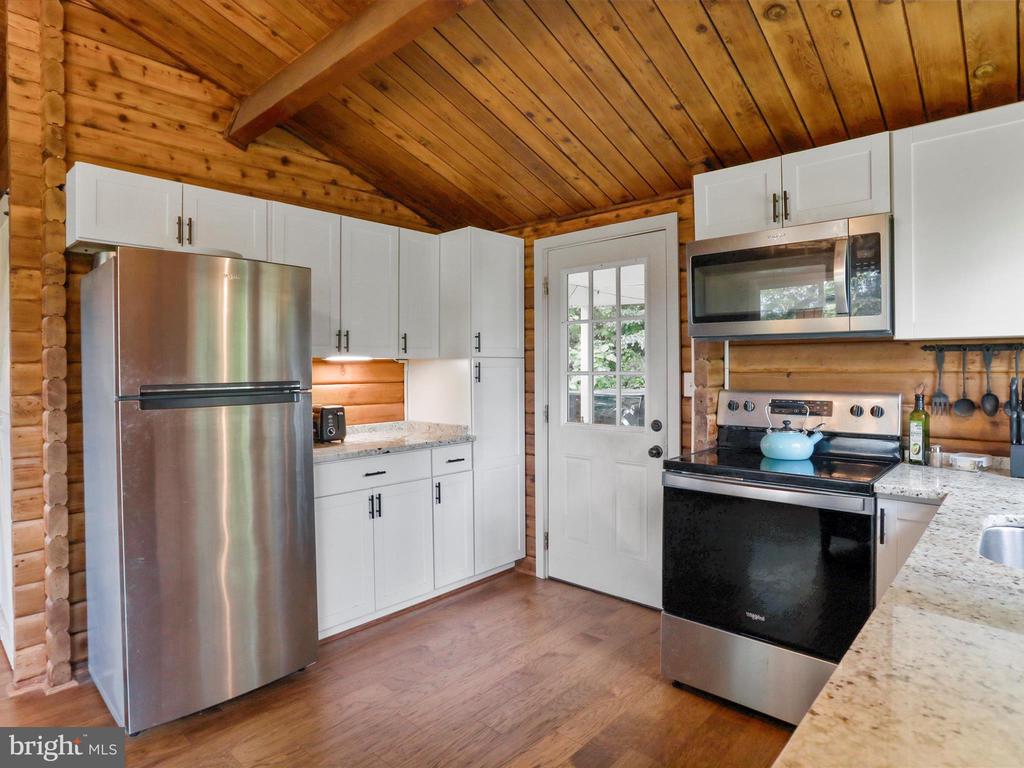 37 HEADWATERS RD, CHESTER GAP, Virginia, 5 Bedrooms Bedrooms, ,4 BathroomsBathrooms,Residential,37 HEADWATERS RD,VARP2002142 MLS # VARP2002142