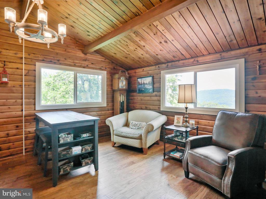 37 HEADWATERS RD, CHESTER GAP, Virginia, 5 Bedrooms Bedrooms, ,4 BathroomsBathrooms,Residential,37 HEADWATERS RD,VARP2002142 MLS # VARP2002142