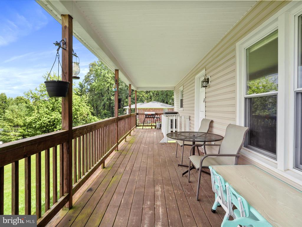 37 HEADWATERS RD, CHESTER GAP, Virginia, 5 Bedrooms Bedrooms, ,4 BathroomsBathrooms,Residential,37 HEADWATERS RD,VARP2002142 MLS # VARP2002142