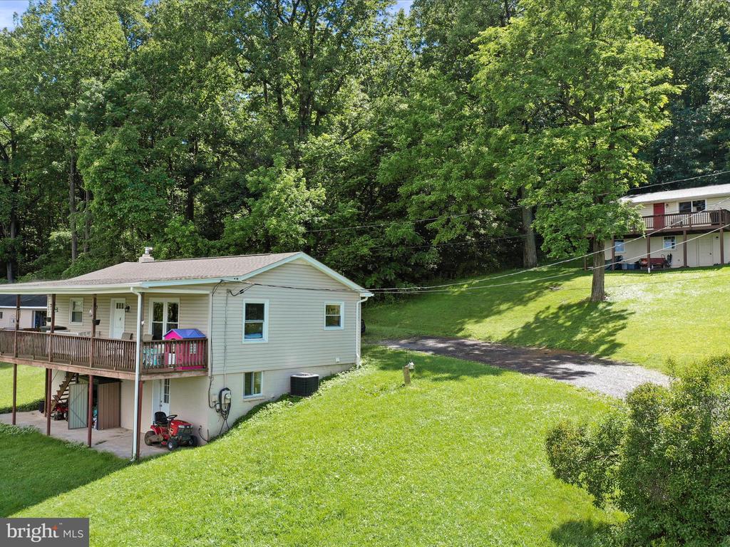 37 HEADWATERS RD, CHESTER GAP, Virginia, 5 Bedrooms Bedrooms, ,4 BathroomsBathrooms,Residential,37 HEADWATERS RD,VARP2002142 MLS # VARP2002142